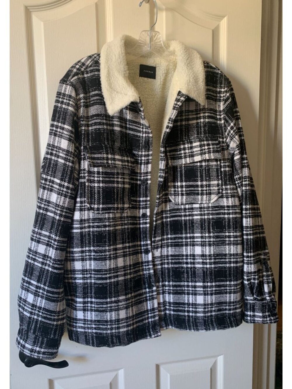 PacSun Black & White Plaid Sherpa-Lined Jacket With Button Front Closure - XL